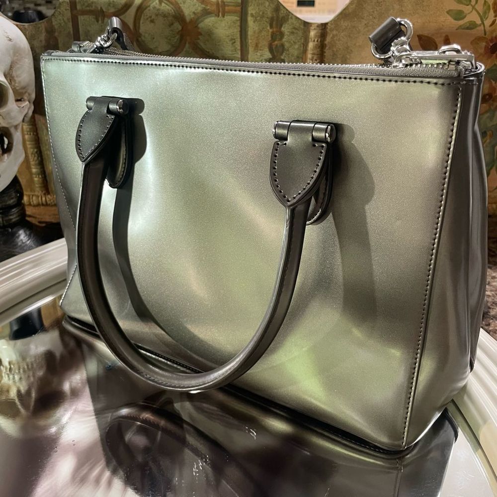 仕事/プロのバッグに最適 Ralph LaurenBrigitte Pewter llic ralphlauren_pcktop.jpg